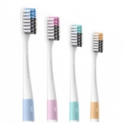 Набор зубных щеток DR.BEI Bass Toothbrush Classic with 1 Travel Package 4 Pieces
